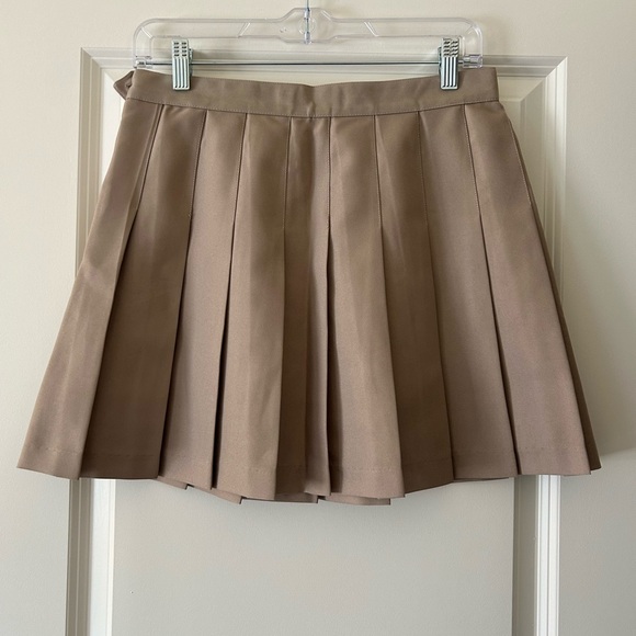NWOT American Apparel Beige Pleated Tennis Skirt Size M - Picture 5 of 6